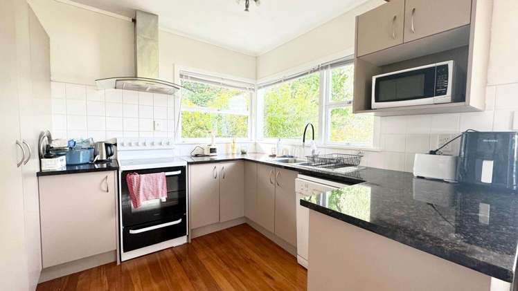 4 Easton Park Parade Glenfield_6