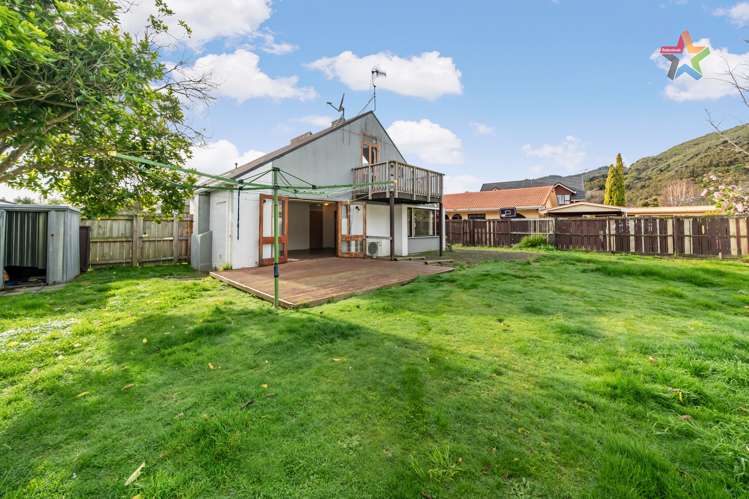 34 Waddington Drive Naenae_19