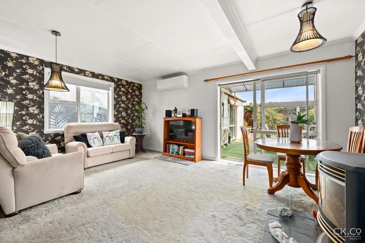 29 Queen St Petone_6