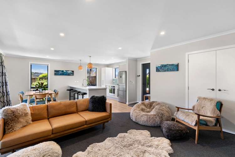 13 Kingfisher Crescent Albert Town_7