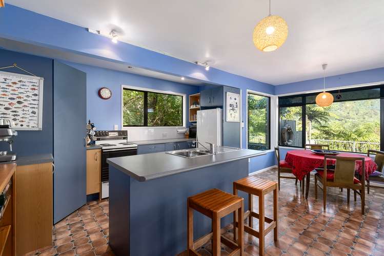 2393 Queen Charlotte Drive Anakiwa and Surrounds_5