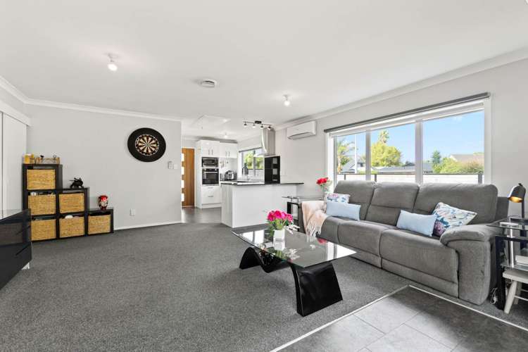 1/58 Challen Close Conifer Grove_2