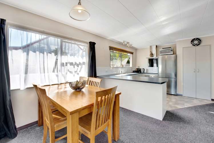 8b Windlesham Place Wakefield_5