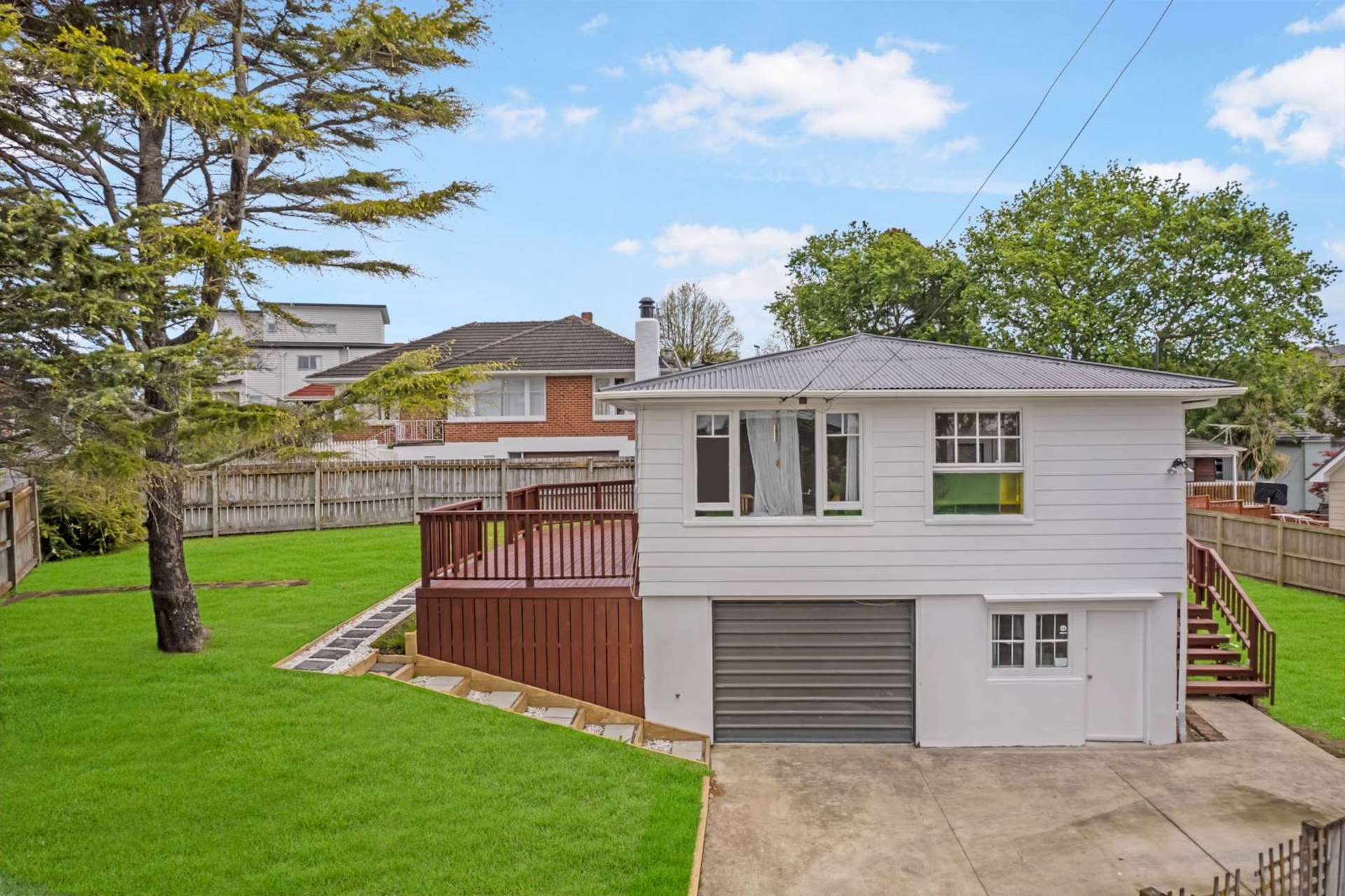 111 White Swan Road Mount Roskill_0