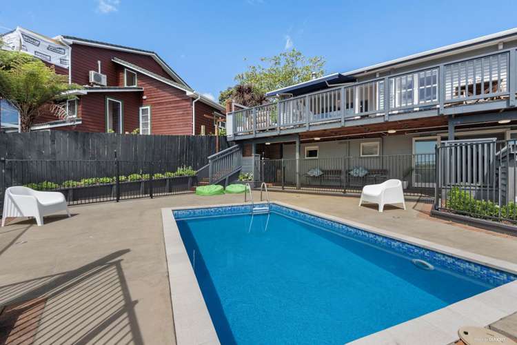 18 Marie Crescent Te Atatu South_7