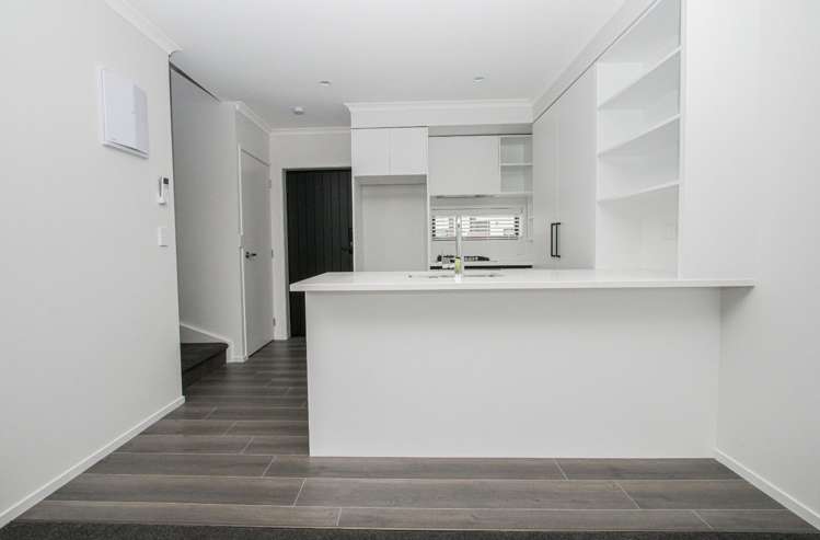 12/14 Ruakiwi Road 500063_2