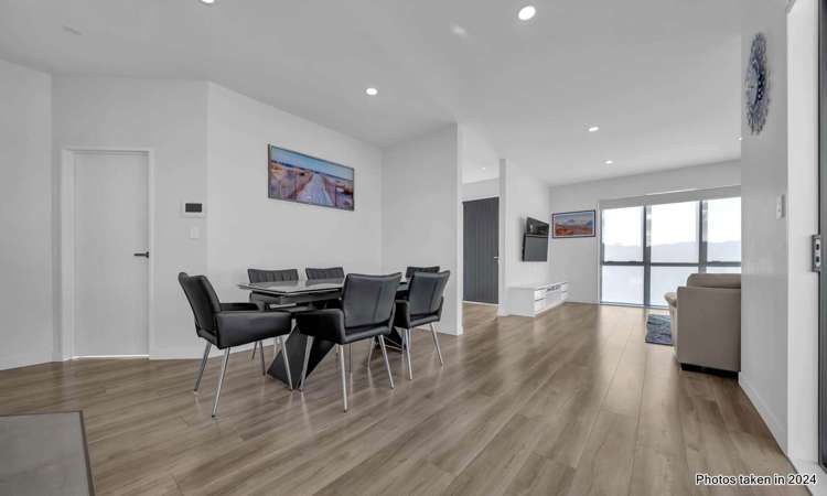 13 James Elliot Way_4