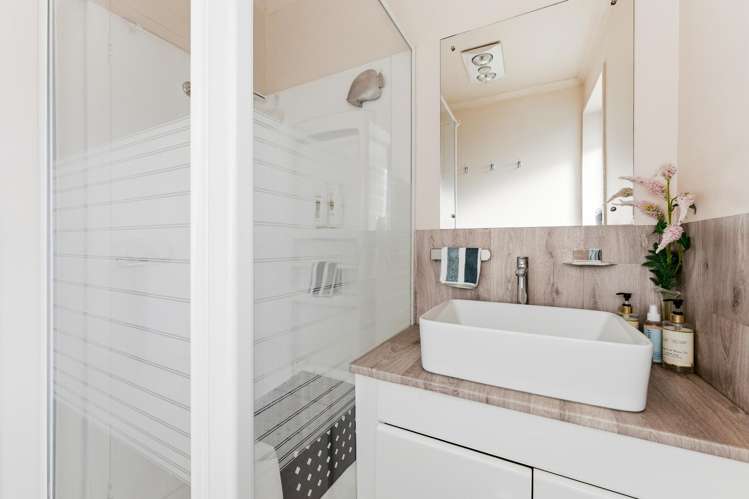 61 Elwyn Crescent Green Island_17