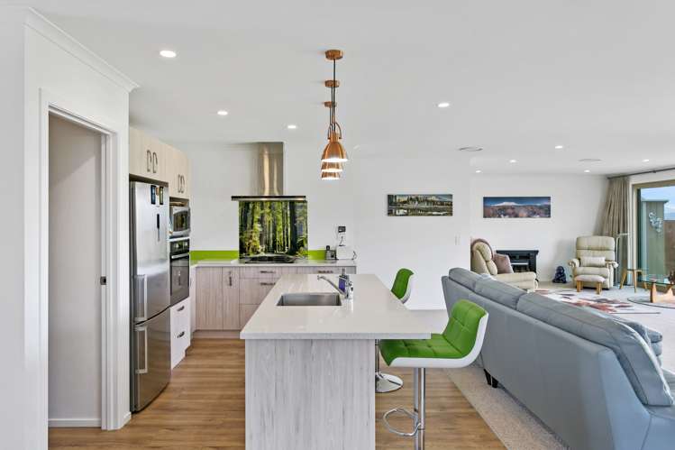 52 Huka Heights Drive Rangatira Park_17