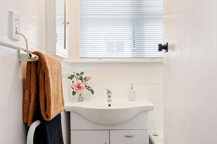 41 Parnwell Street Burwood_13