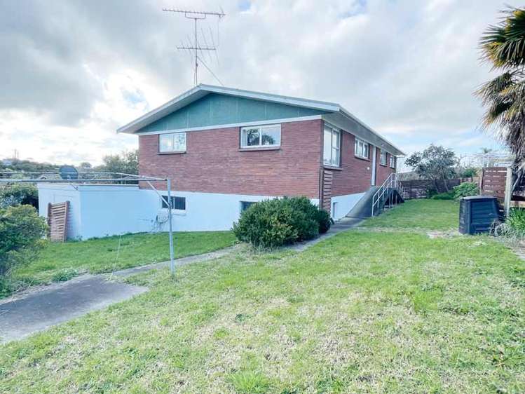 26 Paisley Street Mellons Bay_17