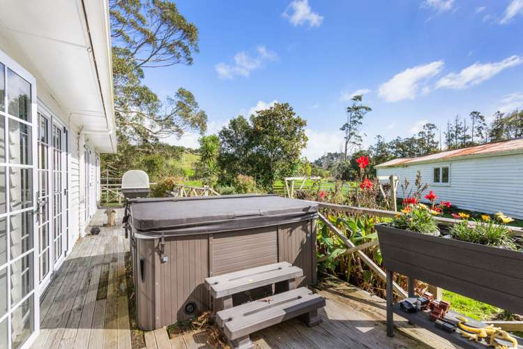 1102 Peak Road Waikoukou Valley_19