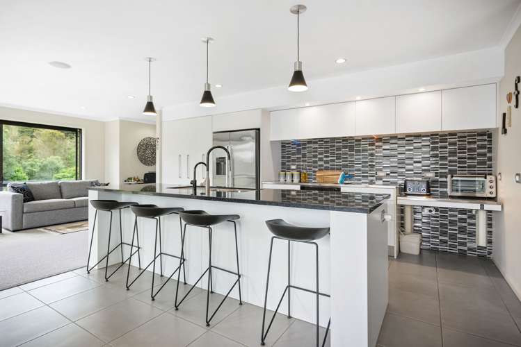 29 Waterfall Way Maungatapere_18