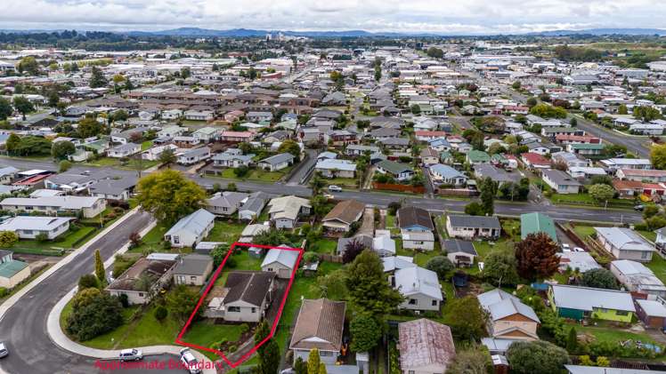 7 Sheila Place Dinsdale_13