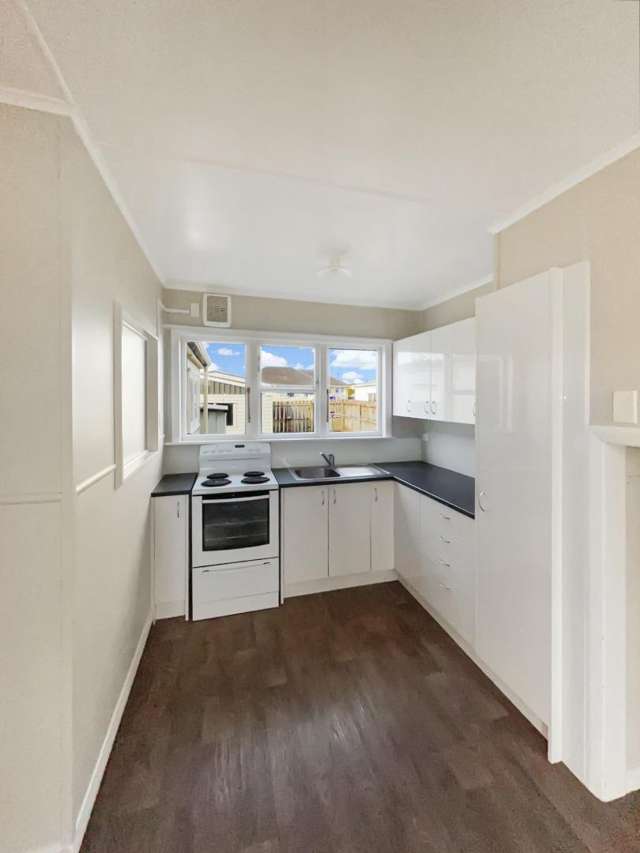 14 Devon Crescent 10985_1