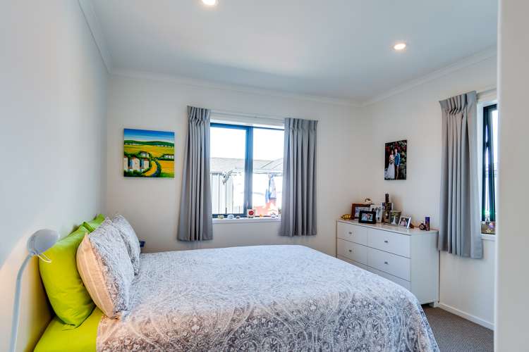 11 Portland Place Poraiti_10