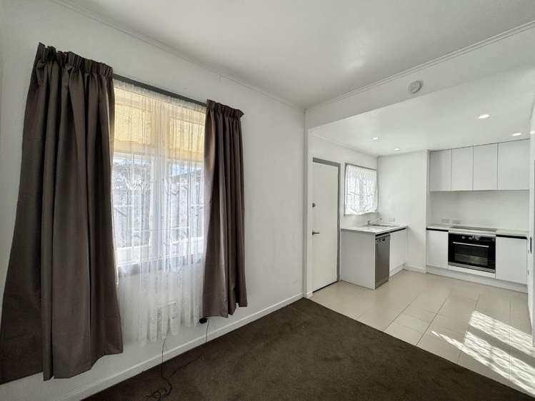 3157 Great North Road New Lynn_9