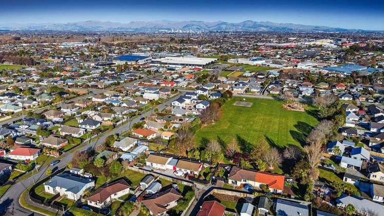 17 Ealing Street Northcote_13