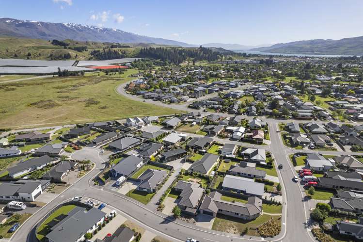 4 Magnetic Place Cromwell_18