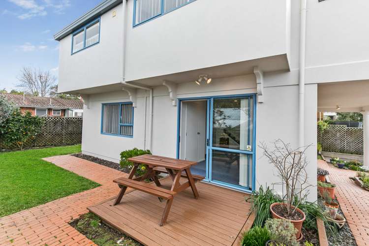 8a Riverview Road New Lynn_25