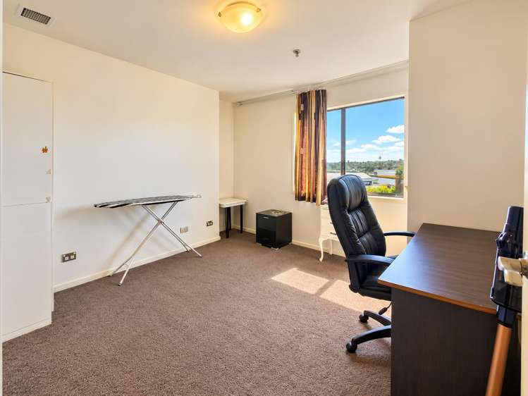 5L/17 Crown Lynn Place New Lynn_6