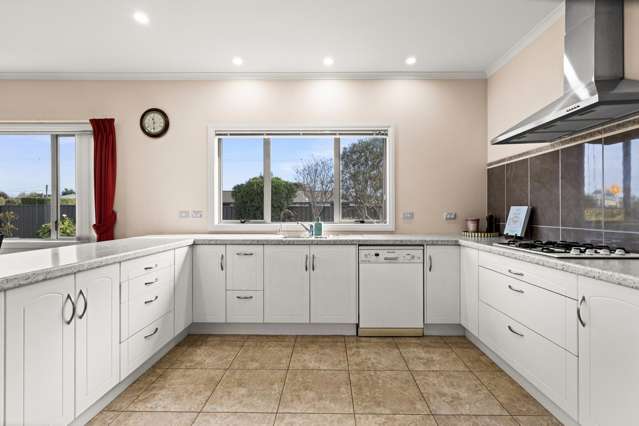 2 Delta Mews Place Clive_4
