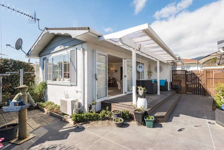 2/27 Exeter Street Stoke_16