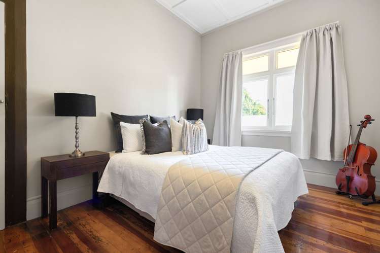 655 Grey Street Hamilton East_11