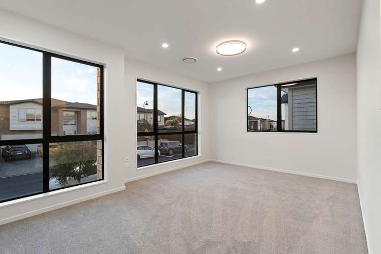 28 Castlebane Drive Flat Bush_17