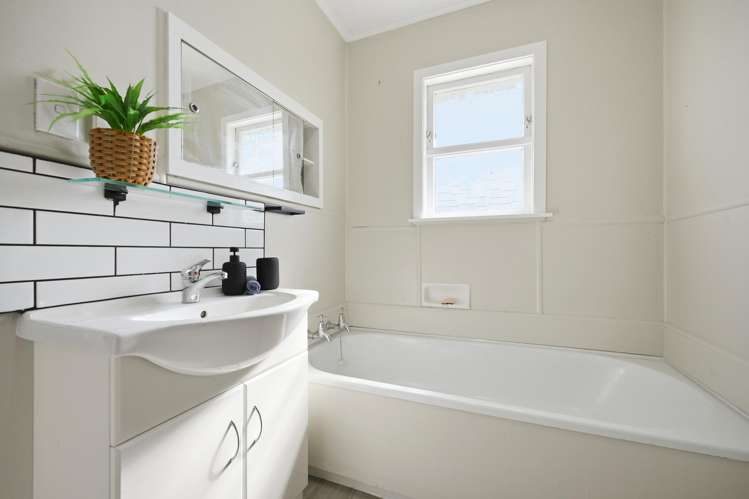 27 Snell Drive Chartwell_17