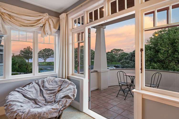 6 Seabreeze Road Narrow Neck_16