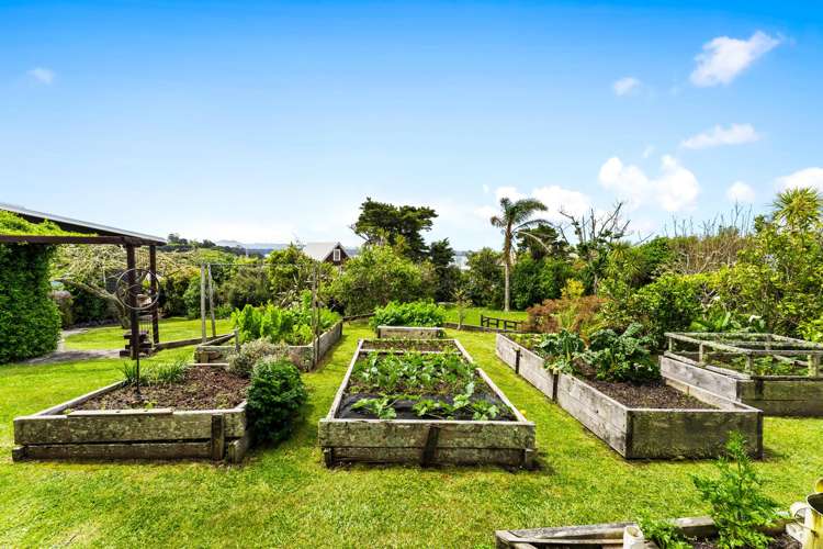 8 Alexander Road Algies Bay_21