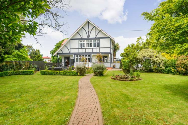 27 High Street Bulls_12