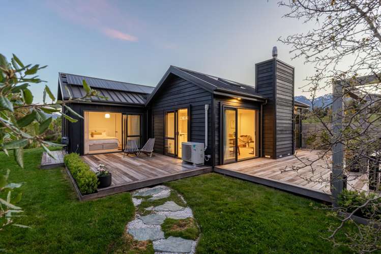 10 Pendeen Crescent Jacks Point_2