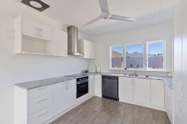256 Breezes Road Aranui_1