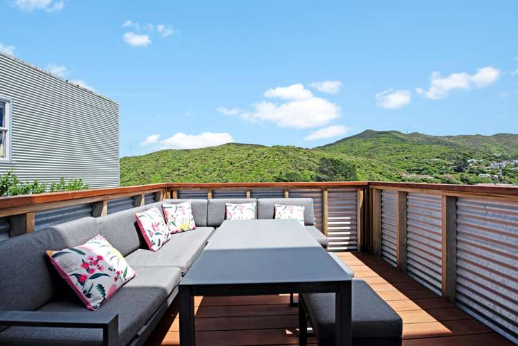 35 Saddleback Grove Karori_17