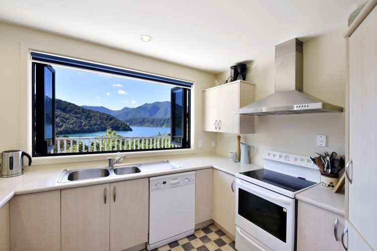 20 Worlds End Road, Tennyson Inlet Marlborough Sounds_12