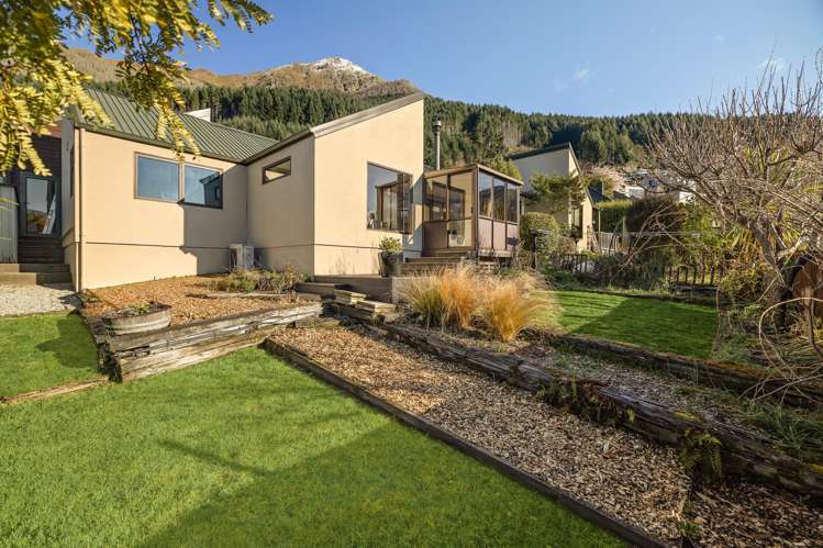 23 Greenstone Place Fernhill/Sunshine Bay_11