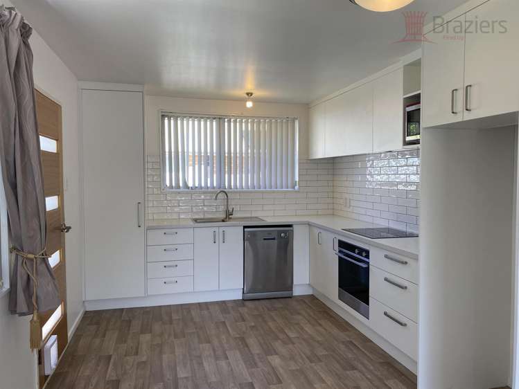 2/7 Pawaho Place Heathcote Valley_3