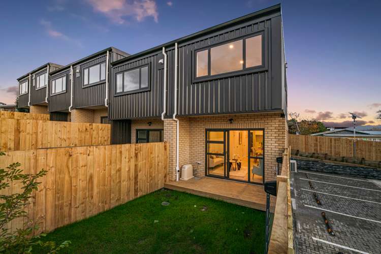 4/50 Newington Road Henderson_13