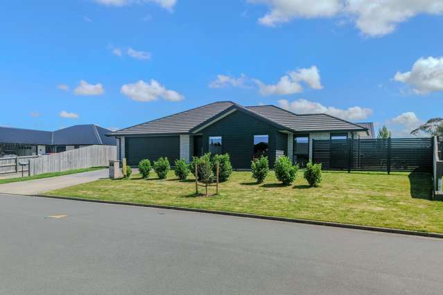 Modern Comfort in Frontier Estate