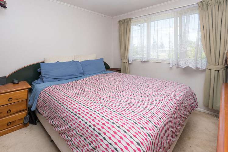 26 Awatere Street Clover Park_13