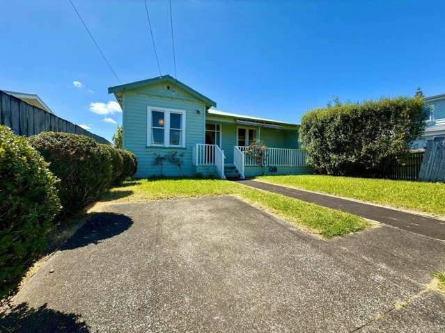 Spacious Family Home in Western Springs