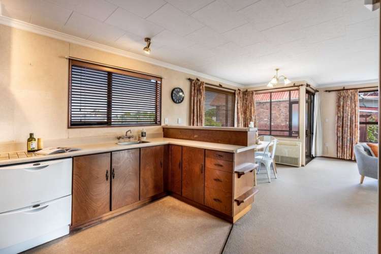 349 Queens Drive Windsor_11