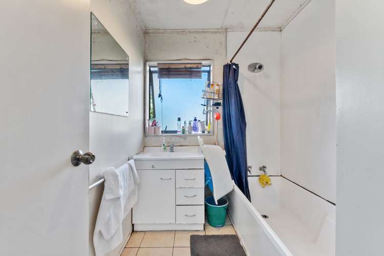 6 Tua Place Favona_13