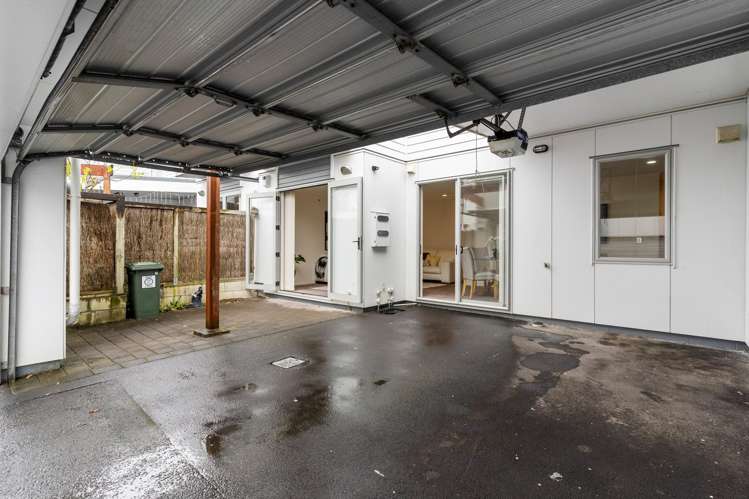 16/3 Wagener Place Mount Albert_16