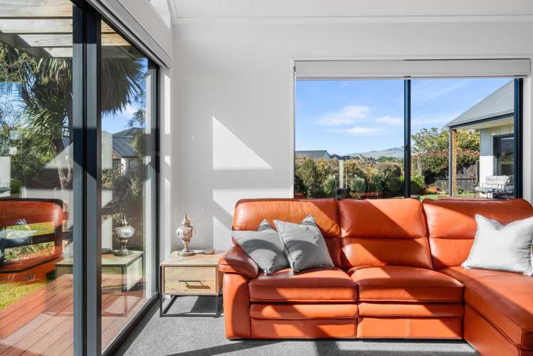 32 Carnaveron Drive Lincoln_21