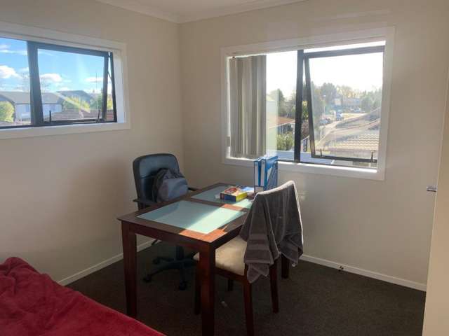 2/65 Knighton Road Hillcrest_3