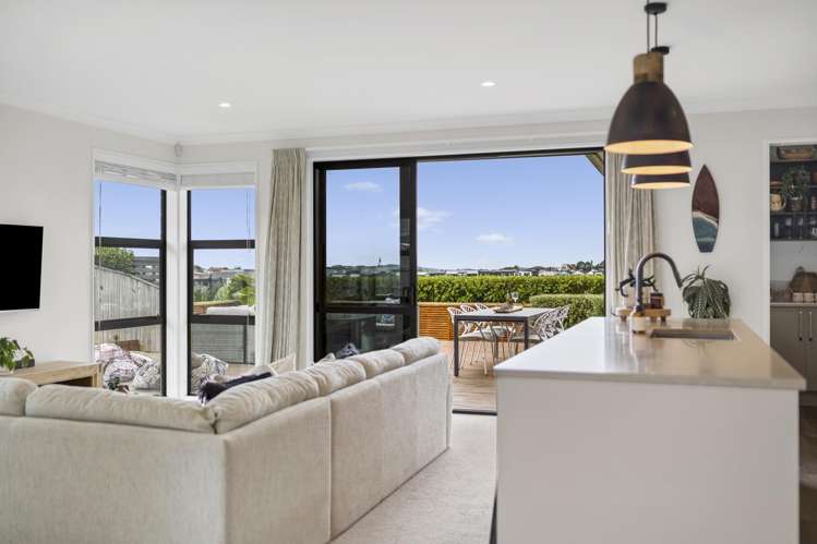 11 Flaxfield Lane Beachlands_24