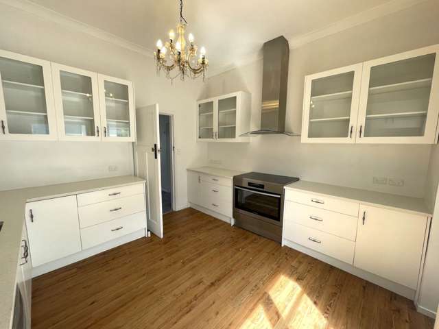 57 Beach Road Pahurehure_4